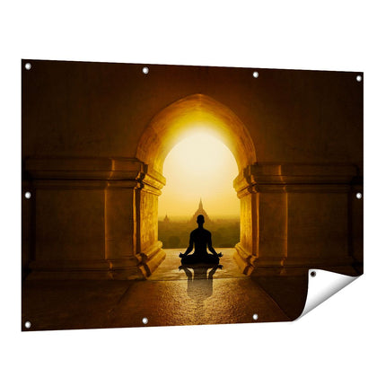 Tuinposter vooraanzicht Man Doet Yoga In Een Boeddha Tempel