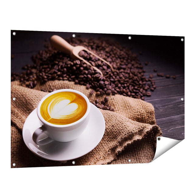 Tuinposter vooraanzicht Kopje Koffie In Een Hartje Met Koffiebonen