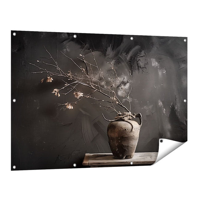 Tuinposter vooraanzicht Vaas op een Tafel