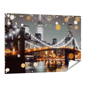 Tuinposter vooraanzicht De Brooklyn Bridge is Verlicht met Verlichting
