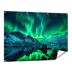 Tuinposter vooraanzicht De Aurora Borealis Verlicht de Nachtelijke Hemel