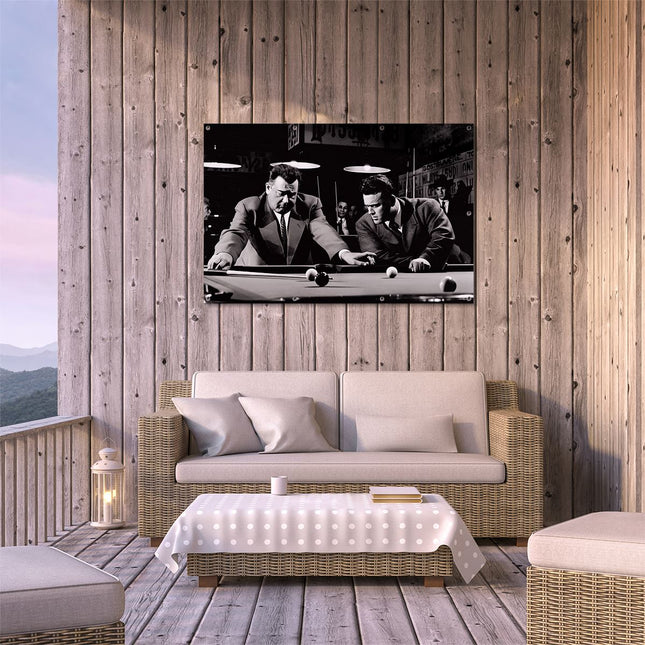 Tuinposter buiten terras Twee Mannen die Pool Spelen