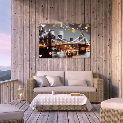 Tuinposter buiten terras De Brooklyn Bridge is Verlicht met Verlichting