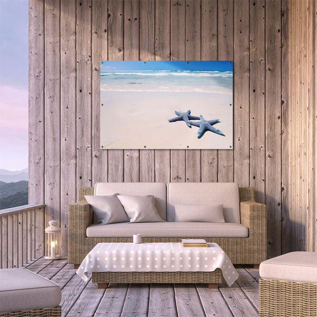 Tuinposter buiten terras Twee Zeester op een Strand