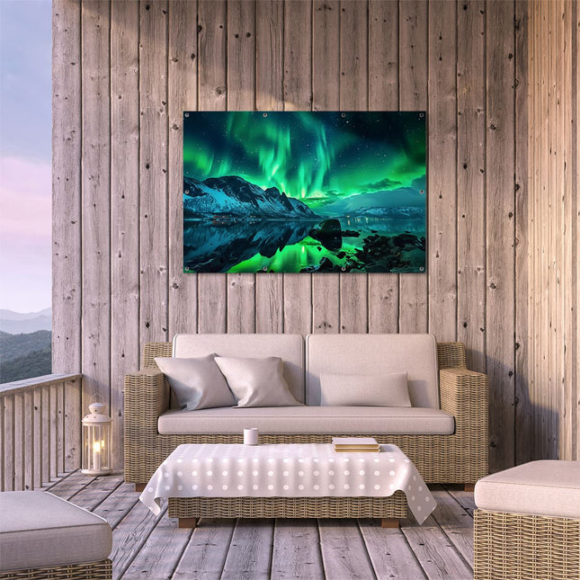 Tuinposter buiten terras De Aurora Borealis Verlicht de Nachtelijke Hemel