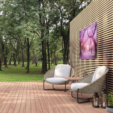 Tuinposter buiten Sakura Bloeit op een Pad met Lantaarns