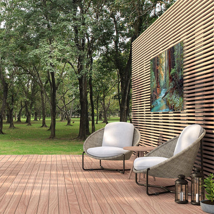 Tuinposter buiten Stroom loopt door de Sequoia's