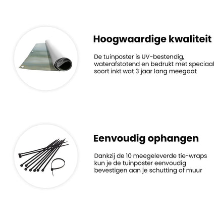 Tuinposter informatie Kunstwerk van een Strand op een Bewolkte Dag